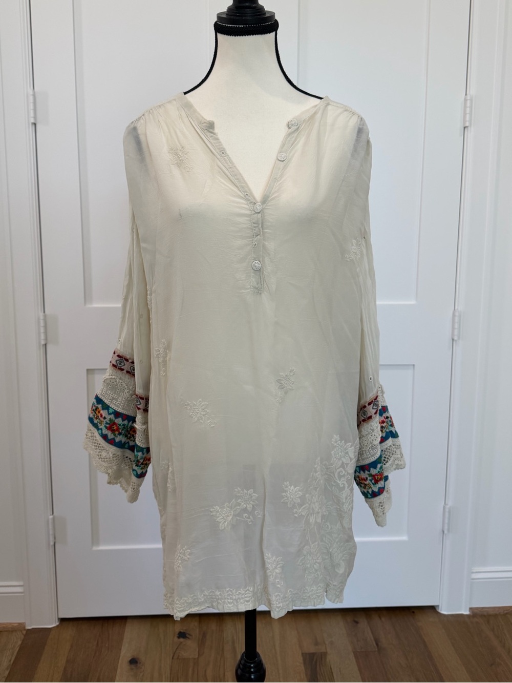 Johnny Was Ivory Embroidered Lace Sleeve Tunic Top Women’s XL